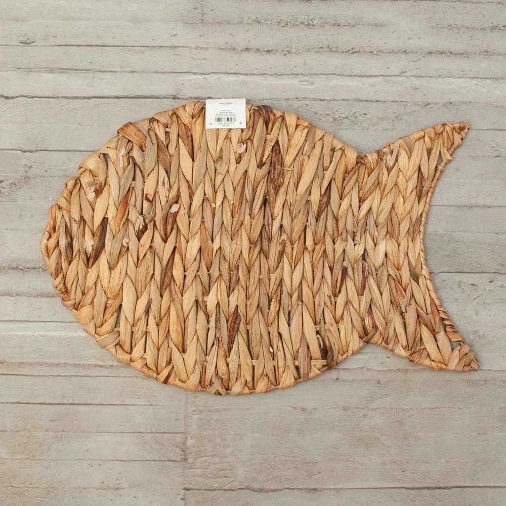 NWT Pier 1 Water Hyacinth Fish Shaped Placemats